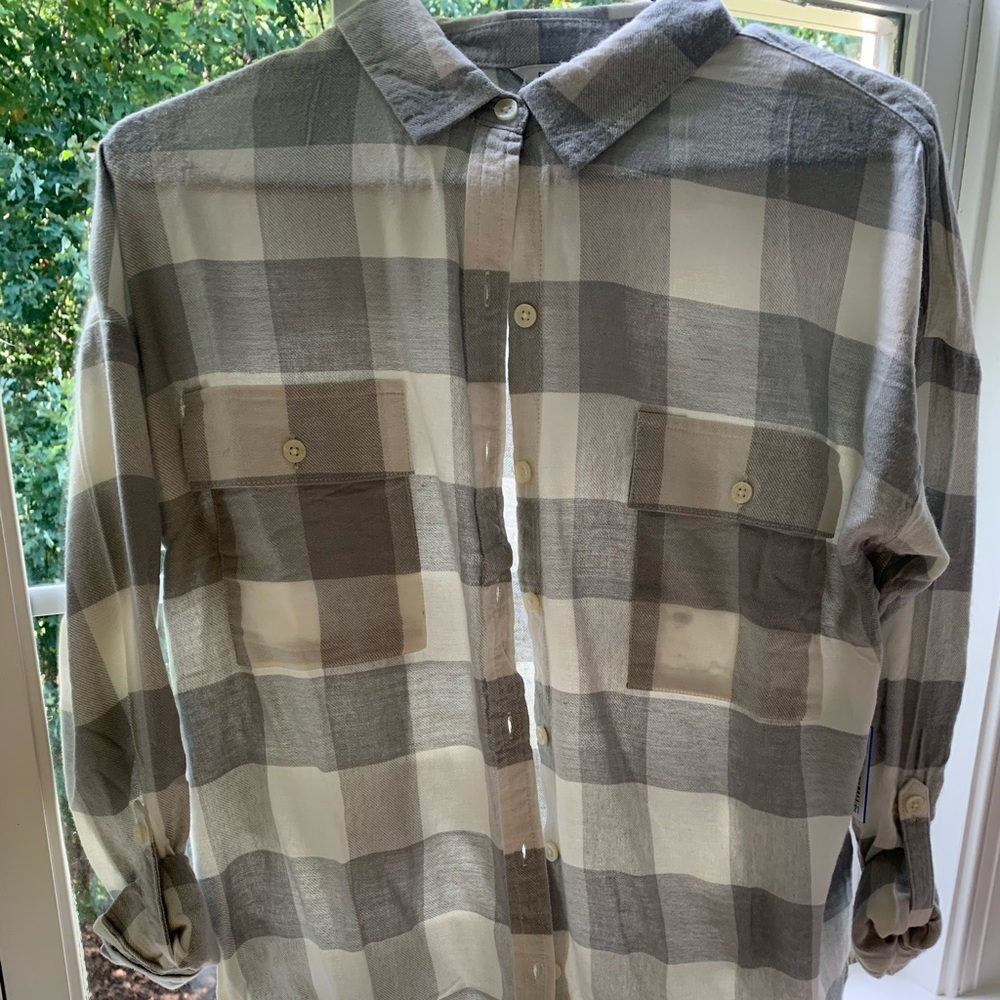 NWT F21 Button down - Picture 2 of 3
